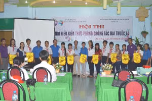 HS tỉnh An Giang tham gia Hội thi tìm hiểu kiến thức phòng chống tác hại của thuốc lá.