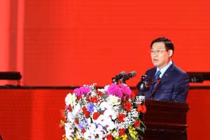 Chủ tịch Quốc hội Vương Đình Huệ phát biểu tại Lễ công bố Nghị quyết của Ủy ban Thường vụ Quốc hội về việc thành lập TP. Phổ Yên.