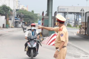 Lực lượng công an tỉnh Đồng Nai tăng cường xử lí các trường hợp vi phạm quy định phòng, chống dịch Covid-19.