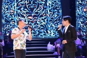 Quang Hà tập luyện cùng ca sĩ Bằng Kiều chuẩn bị cho liveshow.