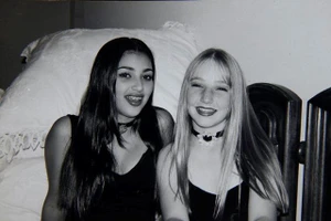 Ngỡ ngàng loạt ảnh cũ thuở Kim Kardashian chưa sở hữu ‘siêu vòng ba’