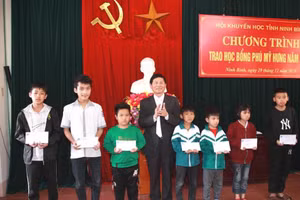 Phong trào khuyến học, khuyến tài phát triển rộng khắp trên địa bàn tỉnh Ninh Bình.