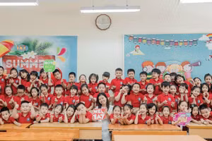 Học sinh hạnh phúc khi tới trường là mong ước của gia đình, nhà trường. (Ảnh khi chưa có dịch)