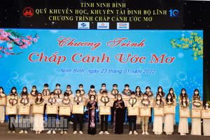 Chương trình khen thưởng lần thứ 11, năm 2021, Quỹ đã khen thưởng 315 học sinh, sinh viên Ninh Bình đạt thành tích xuất sắc với số tiền hơn 1,3 tỷ đồng.