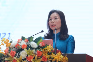 Giám đốc Sở GD&ĐT Lào Cai- bà Dương Bích Nguyệt. 