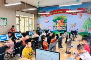 Đầu tư cơ sở vật chất để học sinh được học tập trong điều kiện tốt nhất.