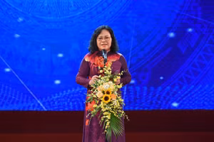 Thứ trưởng Ngô Thị Minh phát biểu tại Lễ tổng kết và phát động Giải báo chí toàn quốc“Vì sự nghiệp Giáo dục Việt Nam”.