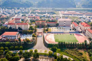 Trường THPT Chuyên Lào Cai- Nơi diễn ra Hội thảo của 41 Trường THPT Chuyên. 