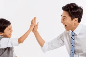 Khi đã hứa với con điều gì, thì nhất định phụ huynh phải thực hiện. Ảnh minh họa