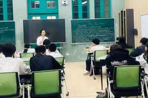 “Tiết 0” môn Ngữ văn tại Trường THCS Trưng Vương, quận Hoàn Kiếm. Ảnh: NTCC