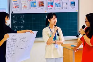 Sinh viên Trường Đại học Sư phạm (Đại học Thái Nguyên) trong giờ rèn luyện nghiệp vụ sư phạm. Ảnh: NTCC