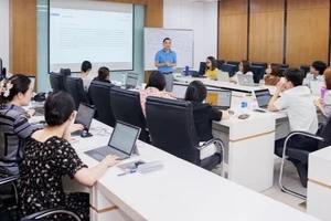 Chương trình tập huấn “Research Training Program 2023” nhằm nâng cao chất lượng công bố hàn lâm trên các tạp chí uy tín quốc tế của Đại học Kinh tế TPHCM. Ảnh: UEH