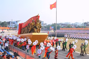 Lễ diễu binh, diễu hành là điểm nhấn của Lễ kỷ niệm 70 năm Chiến thắng Điện Biên Phủ. Ảnh: ITN