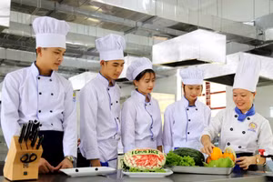 Sinh viên Trường Cao đẳng Du lịch Hải Phòng trong giờ học. Ảnh: NTCC