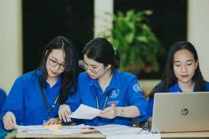 Sinh viên Trường Đại học Thương mại (Hà Nội). Ảnh: NTCC