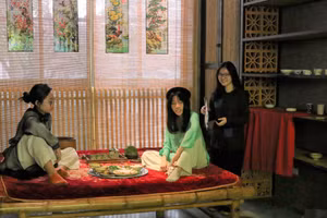 Học sinh Trường Phổ thông liên cấp Olympia (Hà Nội) thực hiện sân khấu hóa tác phẩm văn học.