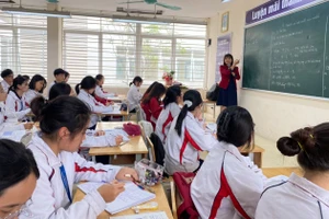 Tiết học của cô trò Trường THPT Xuân Phương (Hà Nội). Ảnh: Ngô Chuyên