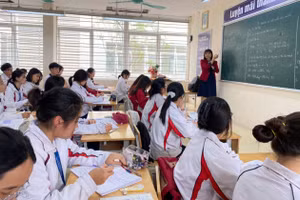 Tiết học của cô trò Trường THPT Xuân Phương (Hà Nội). Ảnh: Ngô Chuyên