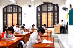 Học sinh lớp 12 Hà Nội tham gia kỳ khảo sát chất lượng trước Kỳ thi tốt nghiệp THPT năm 2024. Ảnh: ITN