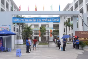 Trường THCS Linh Đàm nằm trên địa bàn phường Hoàng Liệt, quận Hoàng Mai được xây mới khang trang, hiện đại. Ảnh: TG