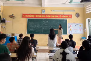 Giờ học tại Trường THPT Quan Sơn (huyện Quan Sơn, Thanh Hóa). Ảnh: NTCC