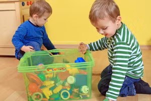 Cha mẹ hãy để cho trẻ được bày bừa nhưng phải có trật tự. Ảnh minh họa.