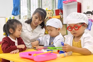 Tổ chức dạy xuyên hè cho trẻ mầm non là hoạt động cần thiết, đáp ứng nhu cầu xã hội. Ảnh: ITN