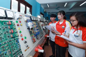 Giờ thực hành của sinh viên Trường Đại học Kỹ thuật công nghiệp (Đại học Thái Nguyên). Ảnh: Website nhà trường