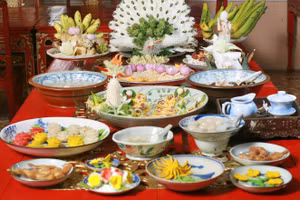 Một ví dụ về mâm “bát trân ngự thiện” chỉ dành cho các vị vua chúa thời xưa. Ảnh minh họa: ITN.