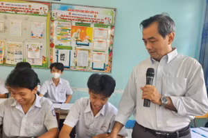 Tiết học của học sinh Trường THCS Nguyễn Hiền (Quận 12). Ảnh: Minh Anh