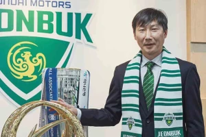 Huấn luyện viên Kim Sang Sik khi còn dẫn dắt câu lạc bộ Jeonbuk Hyundai Motors. Ảnh: INT