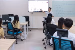 Một lớp học chương trình chất lượng cao của Trường Đại học Ngân hàng TPHCM. Ảnh: HUB