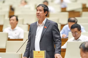 Bộ trưởng Bộ Giáo dục và Đào tạo Nguyễn Kim Sơn phát biểu.