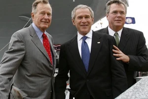 Cựu Tổng thống Mỹ George H. W. Bush cùng hai con trai George W. Bush (cũng là cựu Tổng thống Mỹ) và Jeb Bush (người tuyên bố tranh cử Tổng thống Mỹ năm 2016).