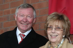 Sir Alex vừa mất đi người vợ yêu quý.