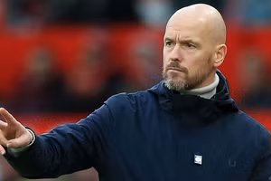 Erik ten Hag bóc mẽ lối chơi của Newcastle. 