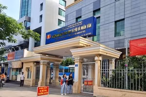 Trường ĐHKHXH&NV TPHCM, nơi có 11 giảng viên kiện Trưởng khoa Hàn Quốc học