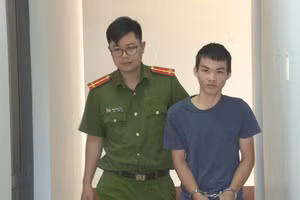 Đối tượng Nông Văn Bằng tại cơ quan Công an (ảnh: SĐ).