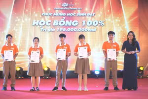 Trường Phổ thông FPT Cần Thơ trao học bổng cho HS năm học 2022 - 2023.