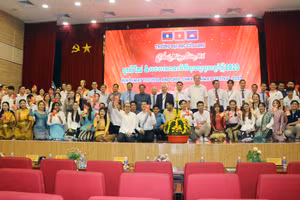 Quang cảnh buổi họp mặt.