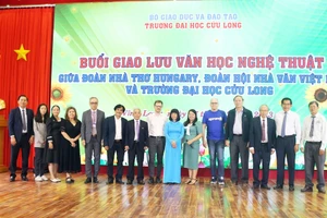 Quang cảnh buổi giao lưu.