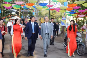 Lãnh đạo tỉnh Trà Vinh và Tổng Lãnh sự Nhật Bản tại TPHCM tại Chương trình giao lưu văn hóa Việt - Nhật.