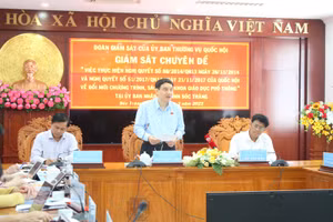 Ông Nguyễn Đắc Vinh, Ủy viên Ủy ban Thường vụ Quốc hội, Chủ nhiệm Ủy ban Văn hóa, Giáo dục của Quốc hội phát biểu tại buổi làm việc.