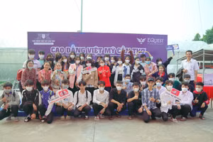 Các em học sinh lớp 9 trải nghiệm Campus Tour tại Cao đẳng Việt Mỹ Cần Thơ.