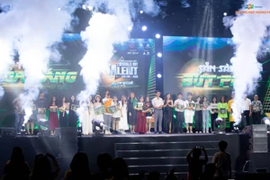 Sân khấu đêm chung kết Fschool’s Got Talent 2023 được đầu tư hoành tráng.