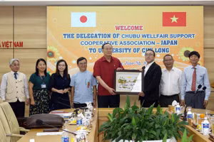 Quang cảnh buổi làm việc.