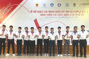 Đội tuyển Olympic Toán học Trường ĐH Đồng Tháp tham dự kỳ thi.