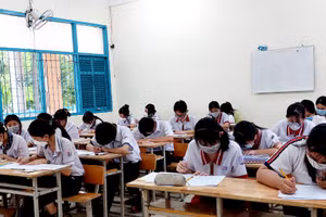 Học sinh lớp 9 tỉnh Sóc Trăng tập trung học tập chuẩn bị cho kỳ thi tuyển sinh vào lớp 10.