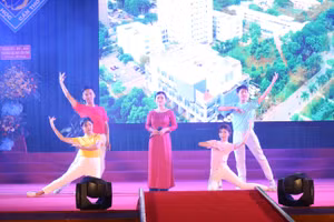 Tiết mục biểu diễn tại cuộc thi.