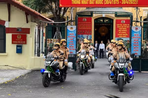 Lực lượng CSGT ra quân đảm bảo an ninh trật tự, an toàn giao thông tại Sea Games 31.